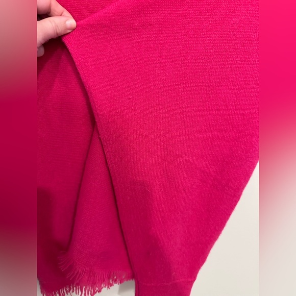 In Cashmere Pink Dolman Sleeve Round Neck Fringe Sweater EUC XS - Picture 6 of 6